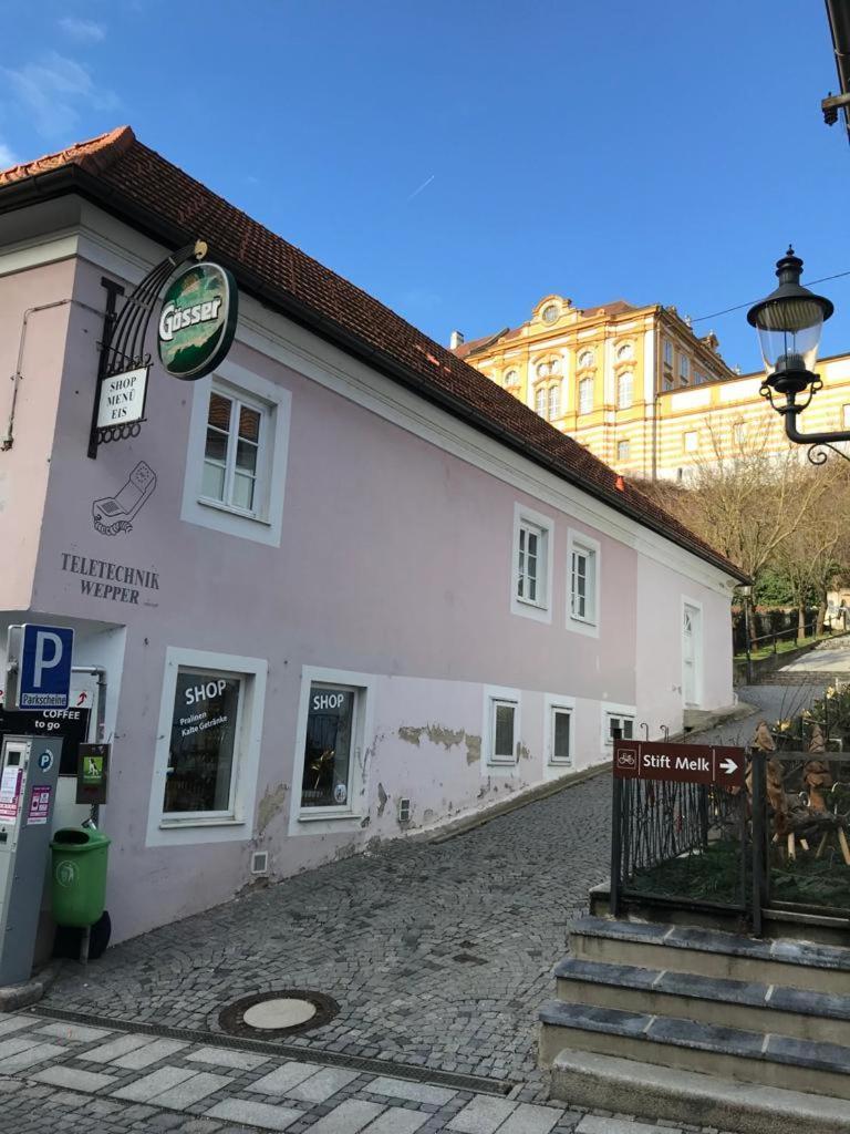 Apartamento Schoen Wohnen Beim Stift Melk Exterior foto